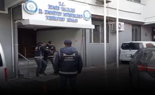 Silahlar Bornova'da, şüpheliler Torbalı'da yakalandı