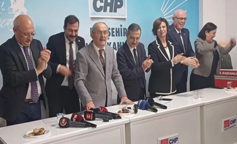 Yılmaz Büyükerşen'den CHP'ye eleştiri: Adeta bir virüs, mikrop gibi...