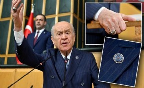 Bahçeli'nin 'yüzüğü' ve 'rozeti' ne anlama geliyor? Tarihi çağrıda dikkat çeken ayrıntı...