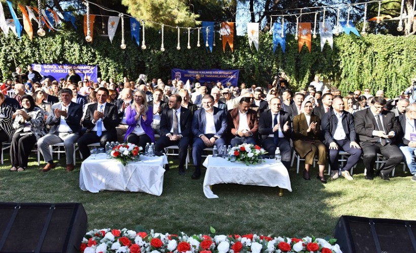 AK Parti Gaziemir İlçe Kongresi’nde mesaj yağmuru