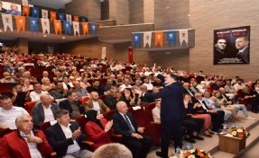 AK Parti Karşıyaka'da 'tek adaylı' demokrasi şöleni: Saygılı'dan CHP'ye 'kongre' göndermesi