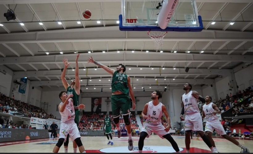 Aliağa Petkimspor, Darüşşafaka Lassa'yı farklı mağlup etti