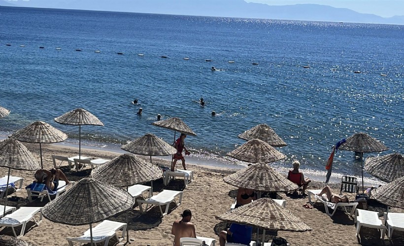 Bodrum'da 'sarı yaz' hareketliliği; turistler denize girdi