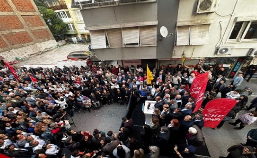 CHP İzmir'den Ahmet Özer'e tam destek: Siyasi operasyonla halk iradesine gasp!