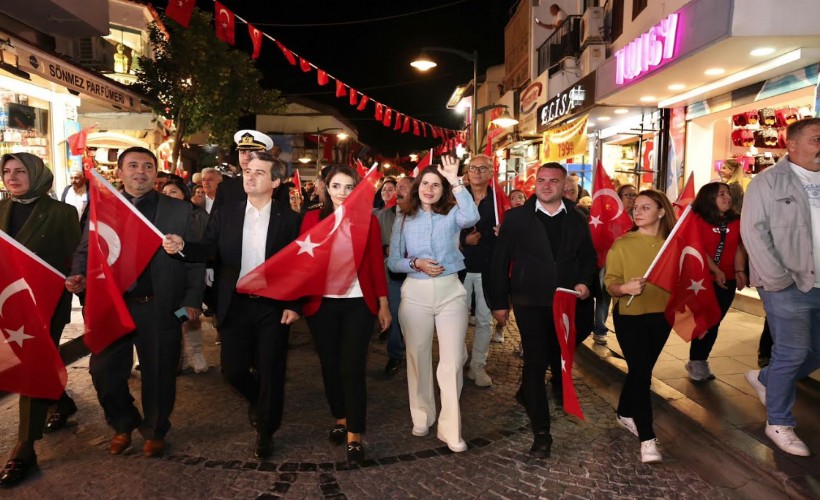 Çeşme’de görkemli 29 Ekim kutlamaları