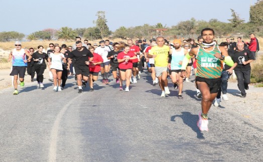 Çiğli’de ‘Cumhuriyet Koşusu’ coşkusu yaşandı