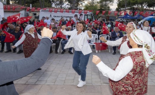 Cumhuriyet'in coşkusu Foça'da devam etti