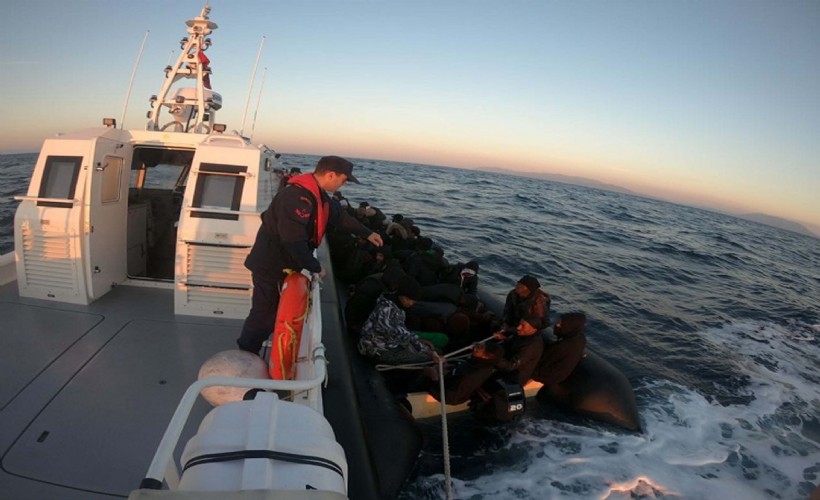 İzmir'de 57 kaçak göçmen ile 4 organizatör yakalandı, 41 kaçak göçmen kurtarıldı