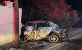 İzmir'de feci kaza! Alev alan otomobilde yanarak öldü