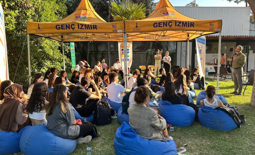 İzmir'de gençlerin 'deneyim yolculuğu' başladı