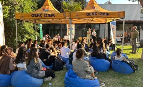 İzmir'de gençlerin 'deneyim yolculuğu' başladı