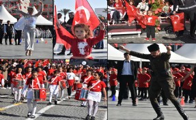 İzmir’de Cumhuriyet Bayramı coşkuyla kutlandı!