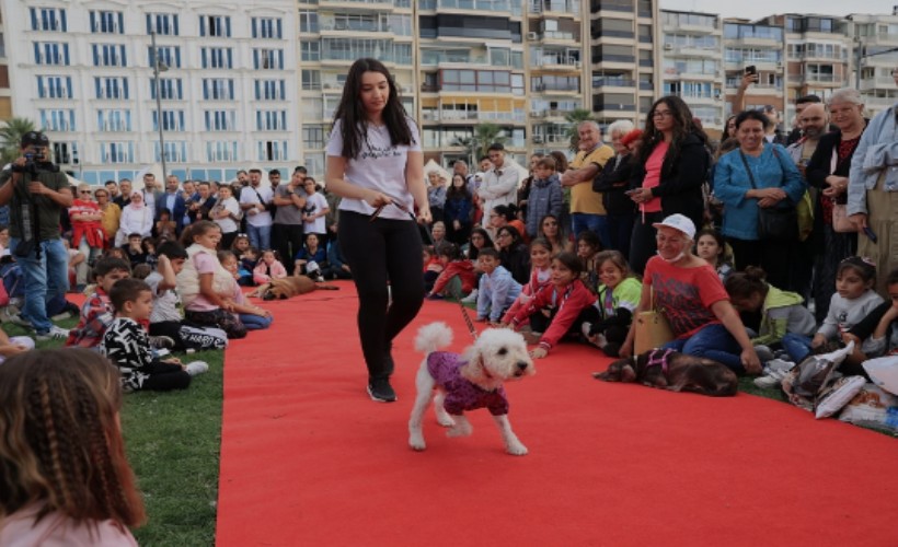 İzmirli hayvanseverler 'Patilerin Festivali' için 5. kez Gündoğdu Meydanı’nda buluşacak