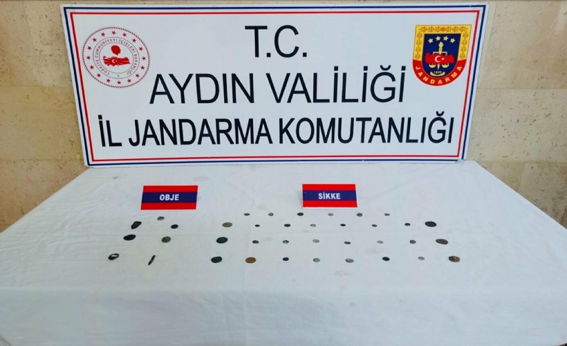 Jandarmanın durdurduğu otomobilde tarihi eserle yakalanan 2 şüpheliye gözaltı