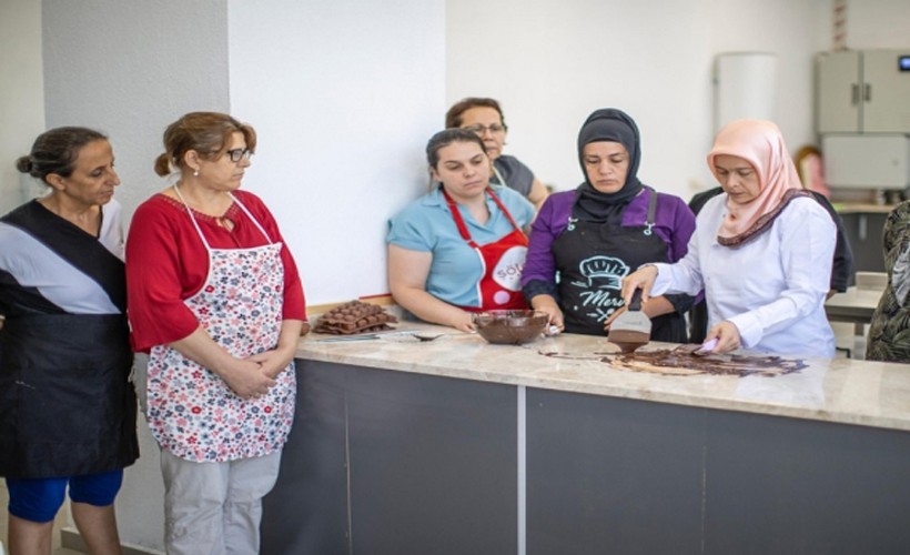 Konak'ta meslek kursları 'tasarrufa' takıldı: Başkan Mutlu'dan tepki