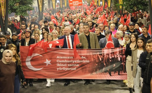 Menemen'de binler, Cumhuriyet aşkıyla yürüdü