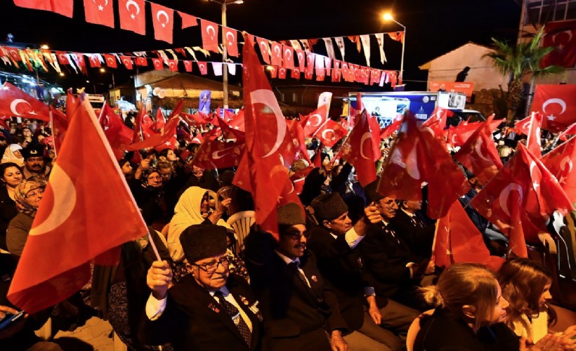 Ödemiş, Dikili ve Torbalı'da Cumhuriyet Bayramı coşkuyla kutlandı