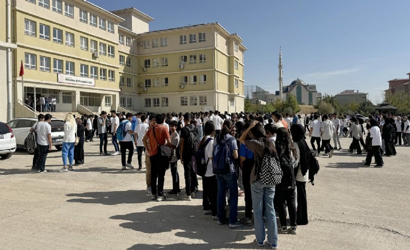 Okulların başlama ve bitiş saatlerini ilgili valilik belirleyecek