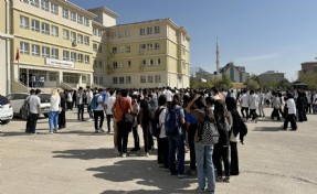 Okulların başlama ve bitiş saatlerini ilgili valilik belirleyecek