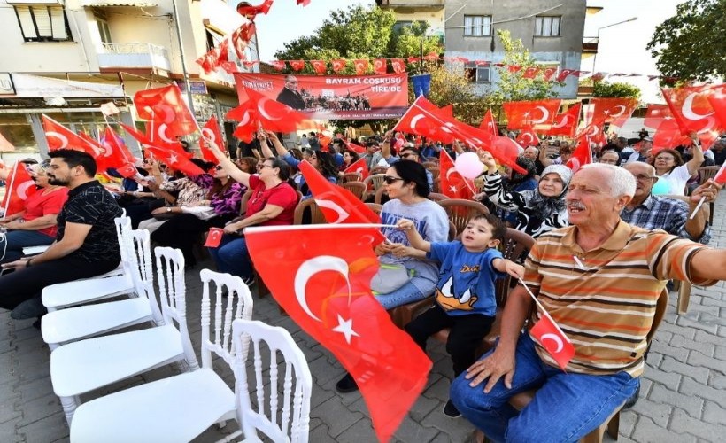 'Cumhuriyet Her Yerde' sloganı ile Tire'de tarihi akşam