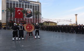 Ulu Önder Atatürk, İzmir'de anıldı