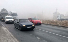 Afyonkarahisar'da ulaşıma sis engeli