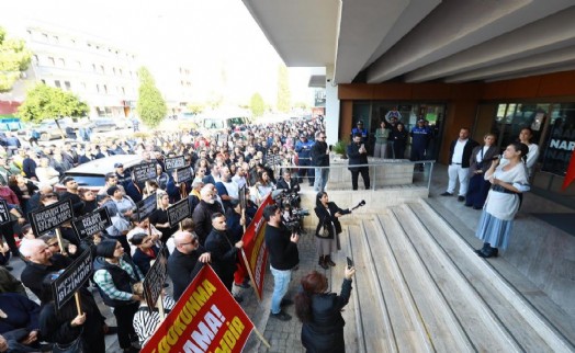 Belediye emekçilerinden tepki: Meryem Ana'ya dokunma, ekmeğimle oynama!