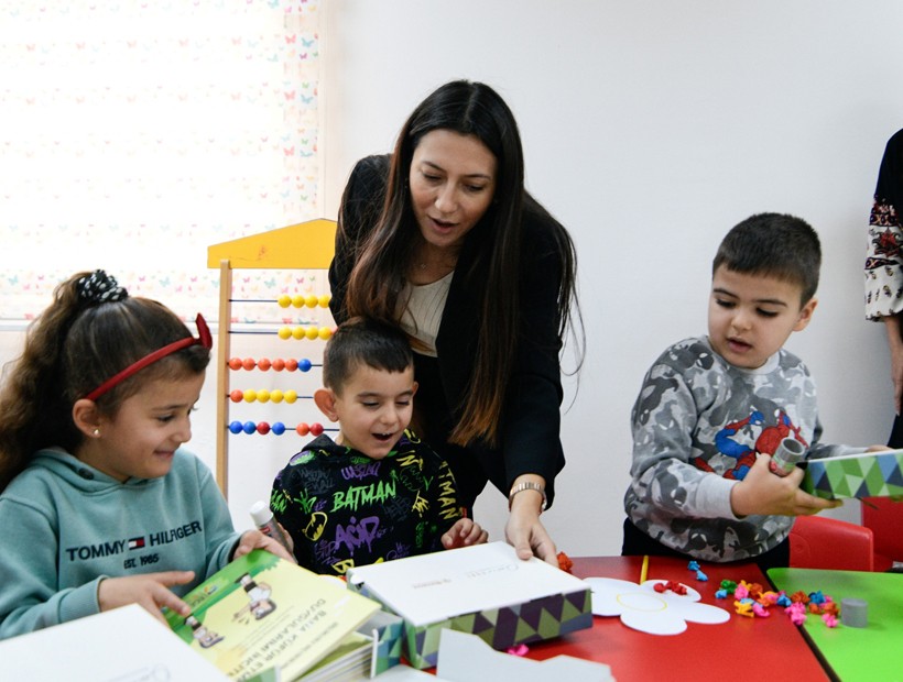 Bornova Belediyesi’nden Anlamlı Etkinlik: Miniklere ''Akran Zorbalığı'' Kitap Seti