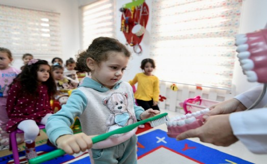 Bornovalı miniklere ağız ve diş sağlığı eğitimi