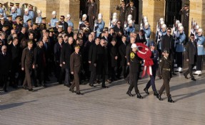 Büyük Önder Atatürk için Anıtkabir'de devlet töreni düzenlendi