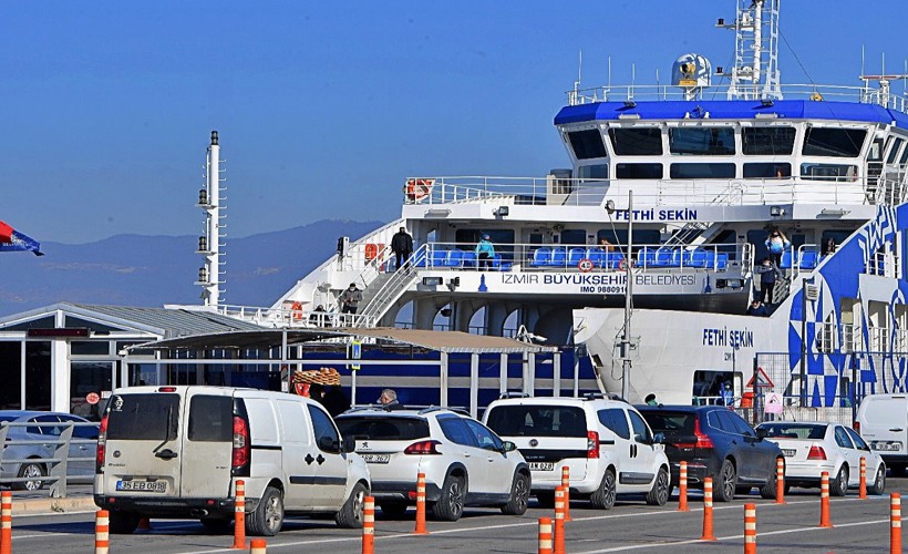 İzmir'de arabalı vapur ücretlerine zam!