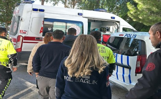 İzmir'de lise bahçesinde bıçaklı kavga: 3'ü öğrenci, 5 yaralı