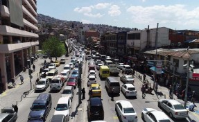 İzmir'de trafiğe kayıtlı araç sayısı arttı