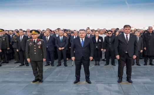 İzmirliler gözyaşlarına hakim olamadı: Ata’ya 86 yıllık özlem