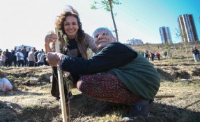 Karşıyaka’da her yeni daire için iki fidan dikilecek