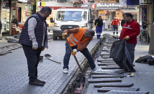 Karşıyaka’da sel riskine karşı çalışmalar sürüyor