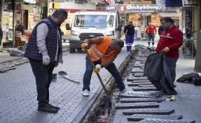 Karşıyaka’da sel riskine karşı çalışmalar sürüyor