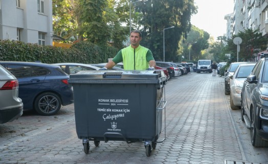 Konak'ta temizlik harekatı: Çöp konteynerleri yenilendi