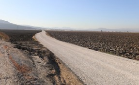 Menderes’te üretim yolları yenileniyor