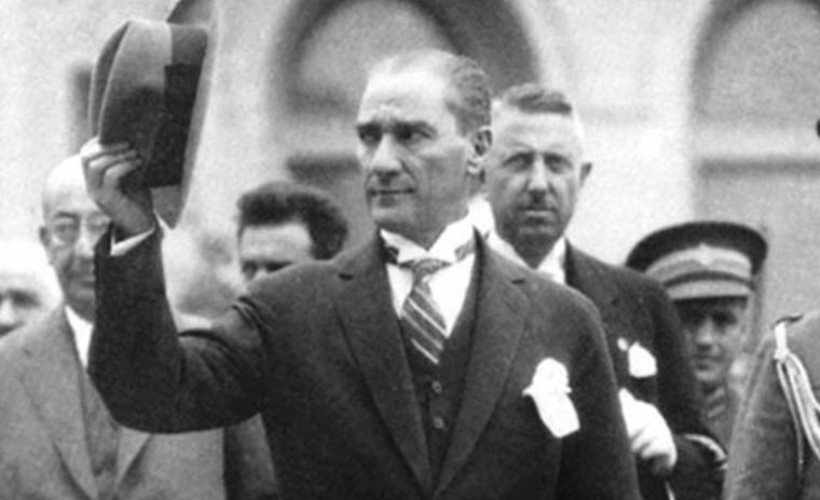 Siyasiler Ulu Önder Atatürk'ü böyle andı