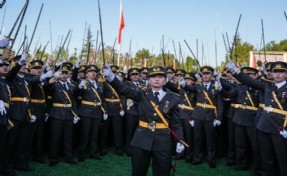 Zafer Partisi İzmir'de teğmenler için sahaya çıkıyor