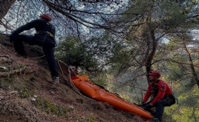 2 gündür kayıp olarak aranırken uçurumda ölü bulundu