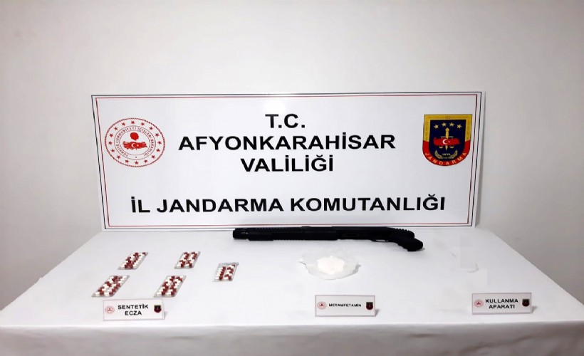 Afyonkarahisar'a uyuşturucu getiren 2 şüpheli yakalandı