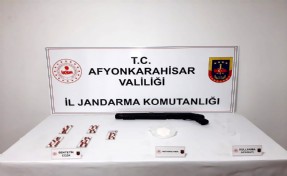 Afyonkarahisar'a uyuşturucu getiren 2 şüpheli yakalandı