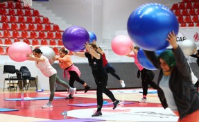 Aliağa Belediyesi’nden kadınlara özel pilates ve aerobik kursu