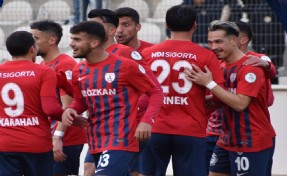 Altınordu, Afyonspor'a gol oldu yağdı