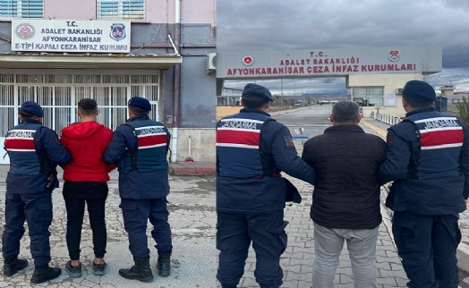 Aranan hükümlüleri jandarma yakaladı