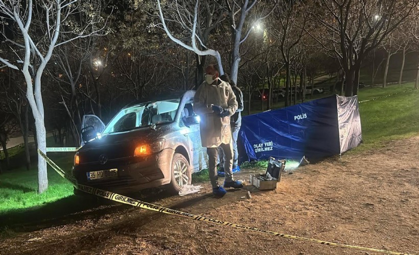 Arkadaş kavgası kanlı bitti: Aracın içinde bıçaklayarak öldürdü!