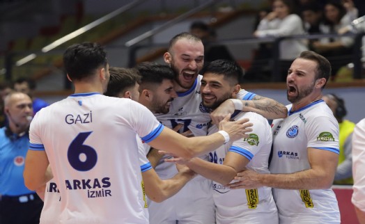 Arkas Spor evinde lider Halkbank’ı yendi