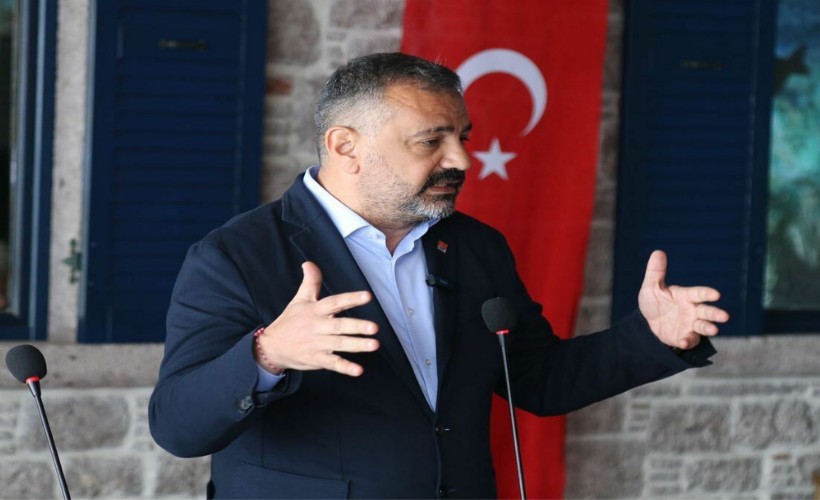 Aslanoğlu ‘körfez’ tartışmalarına isyan etti: Sahneye koyduğunuz tiyatrolar yeter!